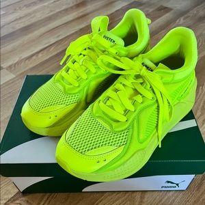 Puma Running Shoes in beautiful neon color